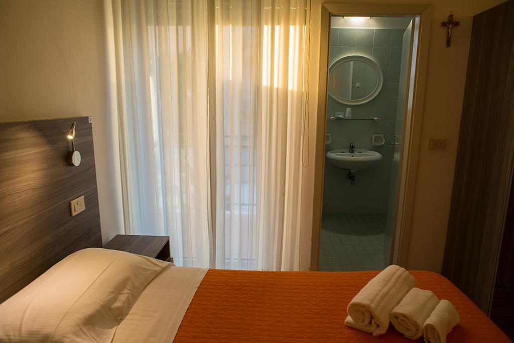 Hotel Madison Gabicce Mare Εξωτερικό φωτογραφία