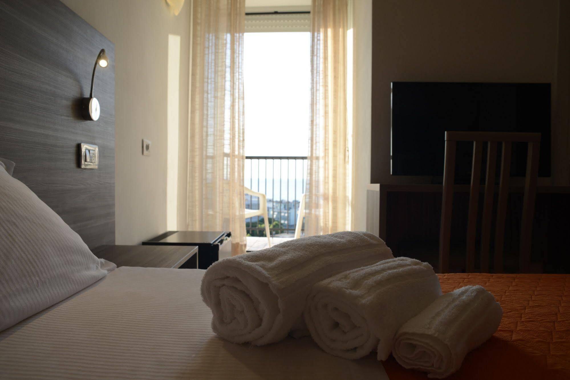 Hotel Madison Gabicce Mare Εξωτερικό φωτογραφία