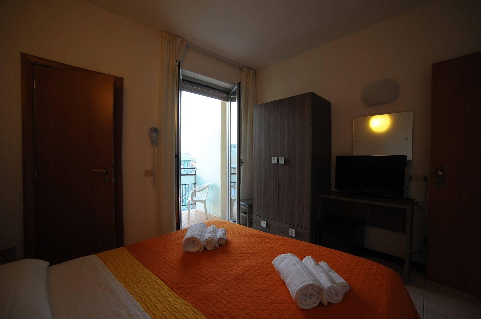 Hotel Madison Gabicce Mare Εξωτερικό φωτογραφία